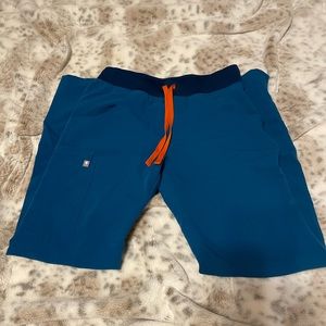 Figs scrub bottom Kade Cargo in Alps Blue, XS regular like new condition.